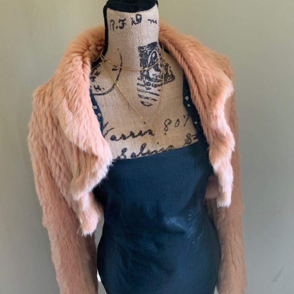 ❄️SALE❄️ Genuine rabbit fur cropped pink jacket - Picture 2 of 8